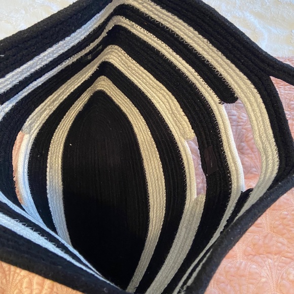 Stella & Dot Taj Tote Bag - Picture 4 of 4